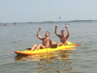 Tami e Costantino paparazzati al mare. Vita da atleti aspettando una stagione super con Pontida e Locate