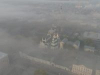 A spasso per Kharkiv. Tra nebbia, vecchi edifici sovietici e moderni grattacieli