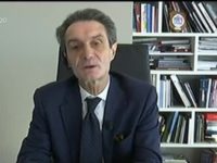 M’immagino Attilio Fontana correre dallo psicologo perché si è fatto male a una gamba