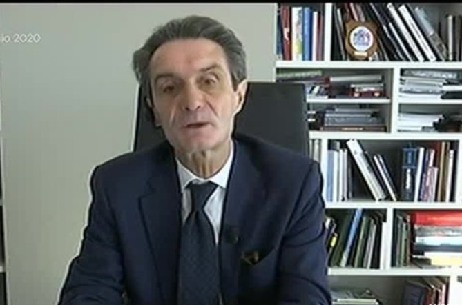 M’immagino Attilio Fontana correre dallo psicologo perché si è fatto male a una gamba