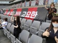 Bambole gonfiabili al posto dei tifosi in tribuna, polemiche in Corea del Sud