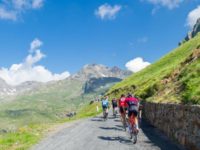 Stop ai motori sul Gavia: domenica la strada è delle bici