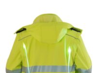 100% Made in Bergamo – Nasce Flashup Hi-Vis: la prima giacca Rossini a visibilità attiva che si accende grazie alle luci LED integrate.