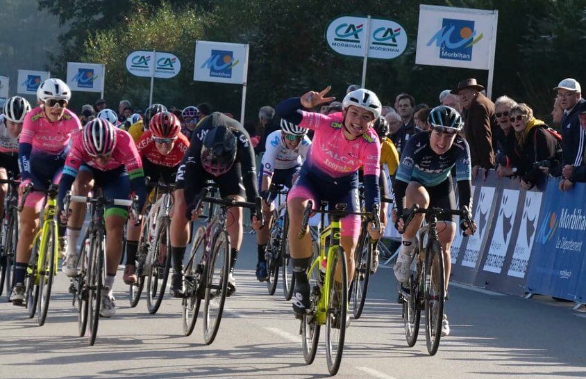 Chiara Consonni show, suo il GP du Morbihan, quinta Gasparrini. Ora il mondiale di pista: con Chiara, anche Alzini, Balsamo e Vece