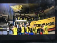 Bergamo Basket. Gli ultras ‘Fo de Co’ lanciano un appello agli imprenditori bergamaschi e ai tifosi per salvare la BB14