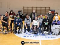 “Tifosi speciali” al Palas per la partita di basket in carrozzina