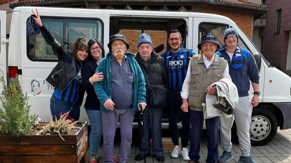 Atalanta & Chei de la coriera, che cuore! Coronato il sogno di tre ospiti dell’Rsa di Scanzo: in tribuna centrale grazie al club e al gruppo di tifosi