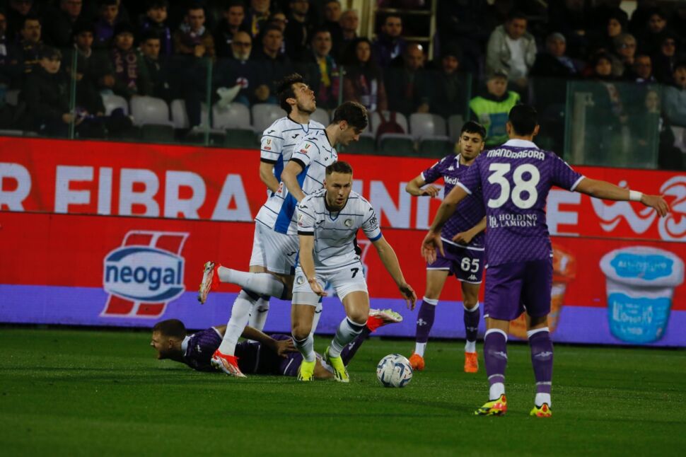 Atalanta prima brutta, poi bruttarella e sprecona a Firenze: la Fiorentina vede la finale