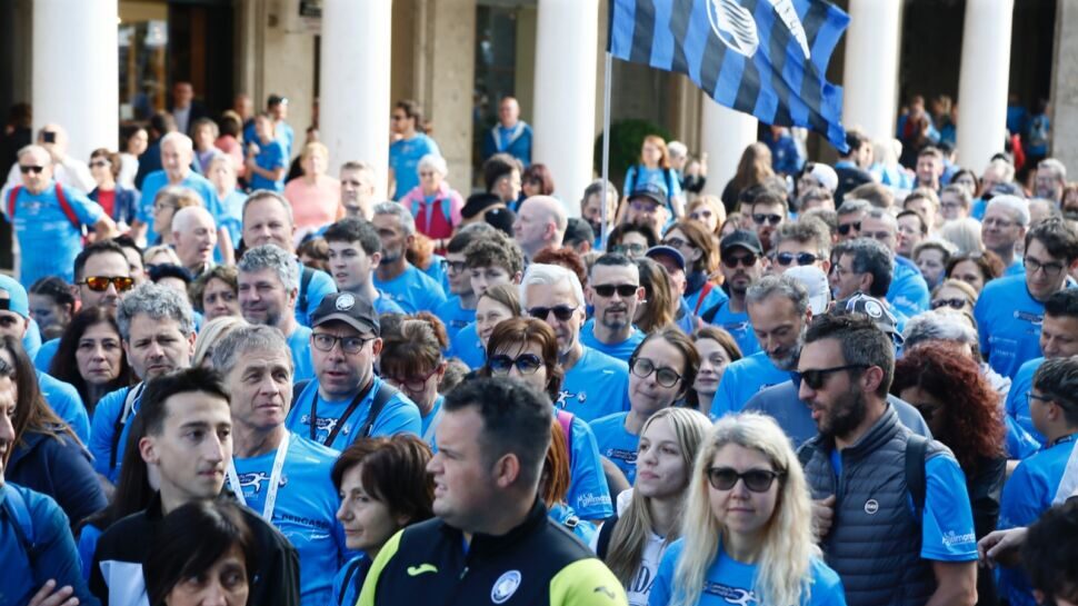 Camminata, un fiume nerazzurro. 13mila magliette vendute