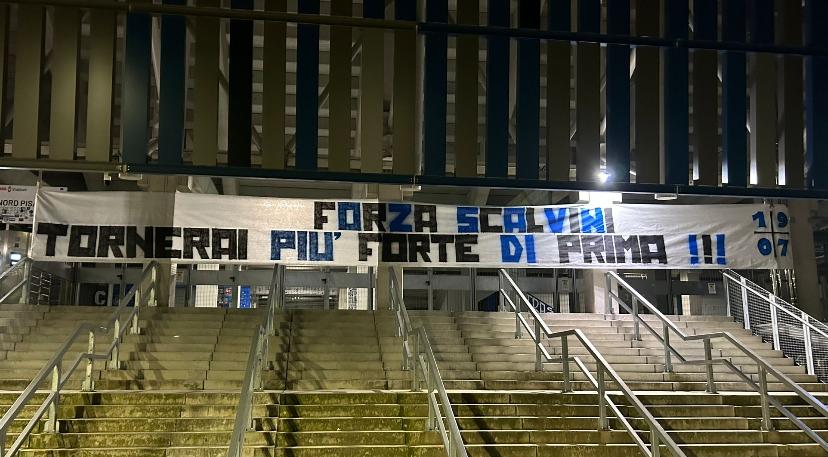 Lo striscione per Scalvini allo stadio: “Tornerai più forte di prima”