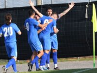 Eccellenza B. Super Capelli, difensore e bomber, e il Ponte batte la Leon