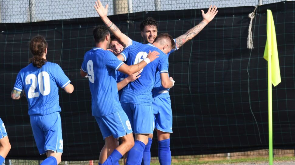 Eccellenza B. Super Capelli, difensore e bomber, e il Ponte batte la Leon