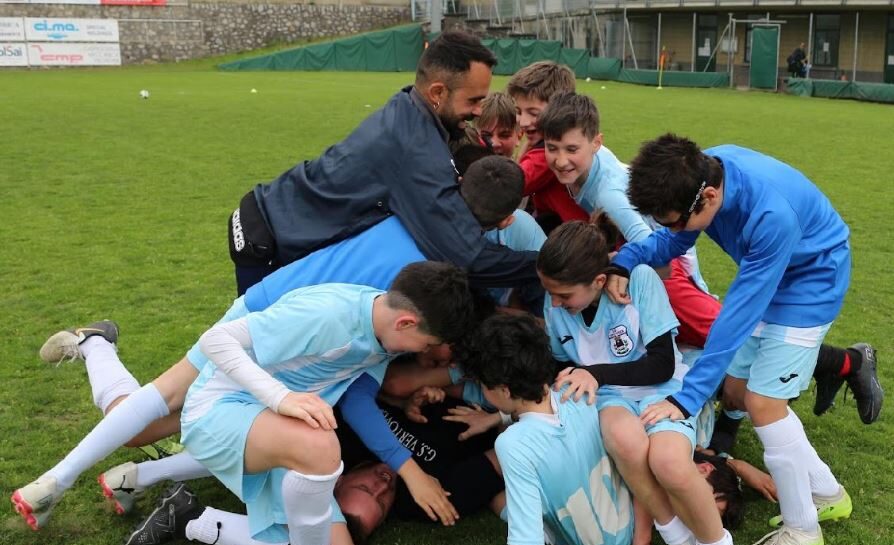 Calcio giovanile. L’appello di mister Menegazzo: “Ragazzi nell’abuso dei social. Basta telefoni al campo”