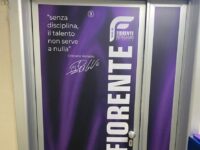 Applausi alla Fiorente, frasi motivazionali sui muri di tutto lo stadio